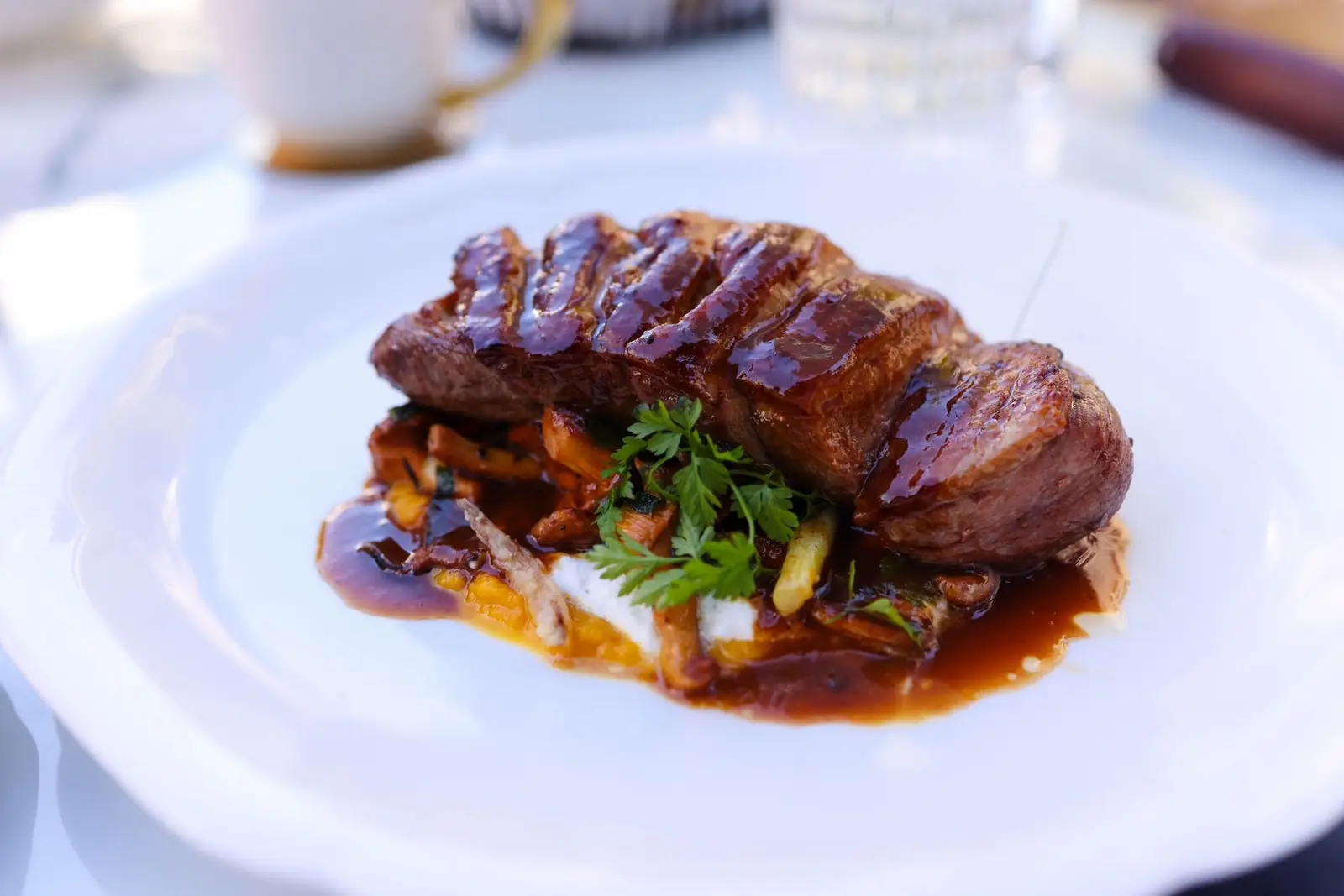 Dining detail at AlvoriancrownHouse